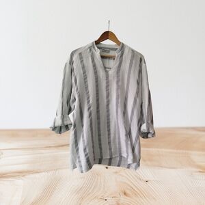 Chic Striped Blouse in Gray